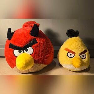 2011 Angry Birds Red Devil and Yellow Angry Bird Plush Set